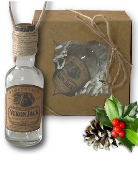 Yukon Jack Canadian liqueur Whisky Artisan Vintage Glass Miniature Bottle Orname